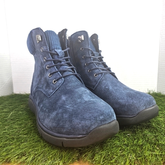 Propét Scarlet Women's Suede Bootie - Picture 2 of 9